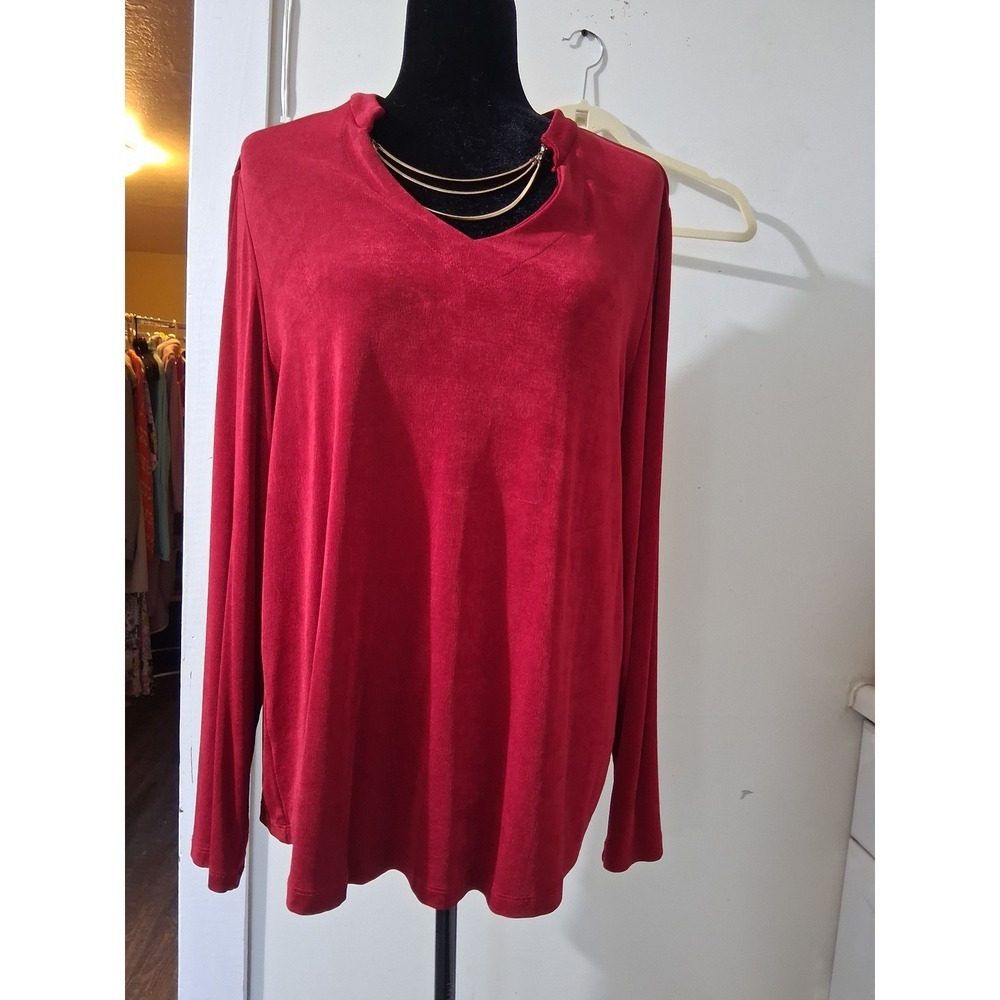 Chicos Travelers Red Slinky Knit Long Sleeve Gold Chain V-Neck Top Size 3 L‎ XL